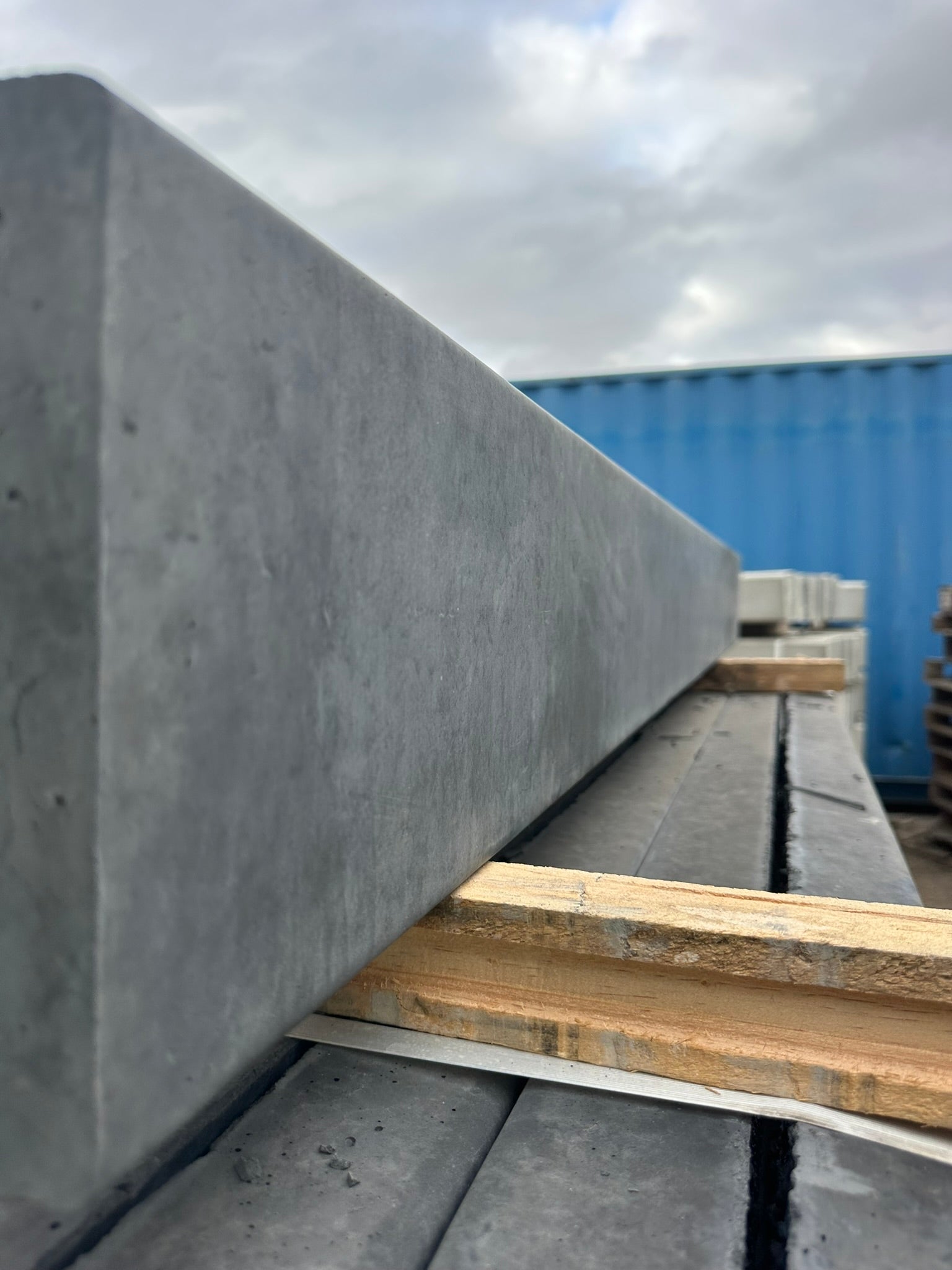Smooth face Charcoal Concrete Sleepers